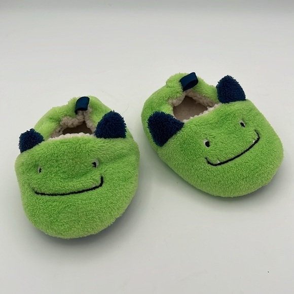 2 piece bundle monster slippers and short sleeve tee onesie 6 months - Picture 3 of 5